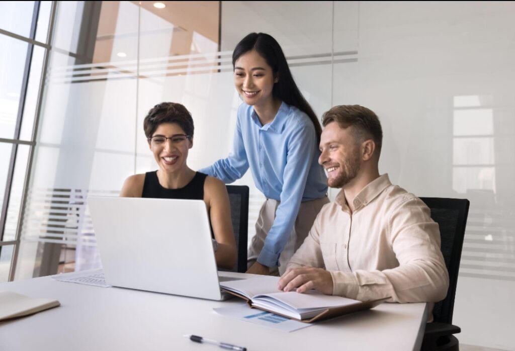 Using AI productivity tools to manage tasks and improve efficiency